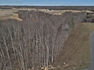 33 Dockery Road, Russell Springs, KY 42642