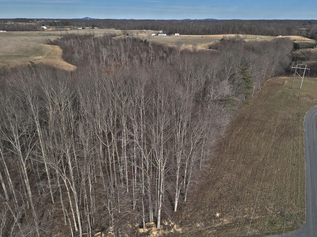 33 Dockery Road, Russell Springs, KY 42642