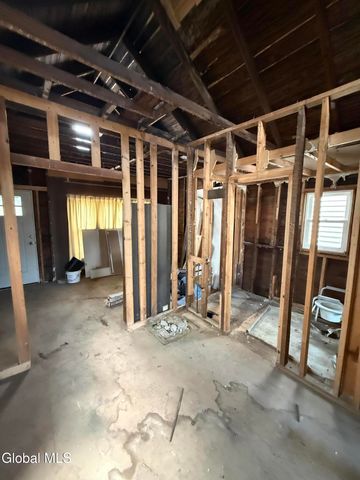 267 Broadway, Menands, NY 12204