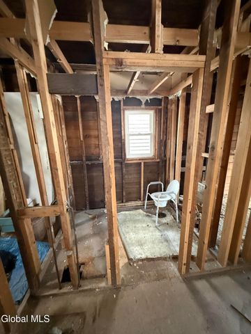 267 Broadway, Menands, NY 12204