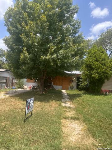 135 SAVANNAH DR, San Antonio, TX 78213