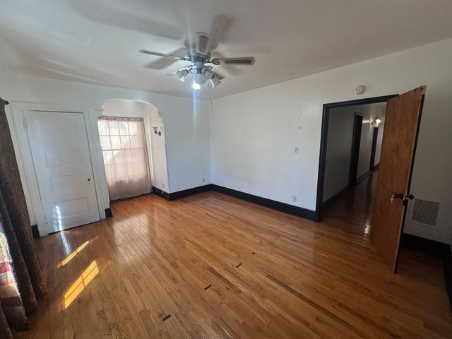 68 DANFORTH AVE, Jc, Greenville, NJ 07304