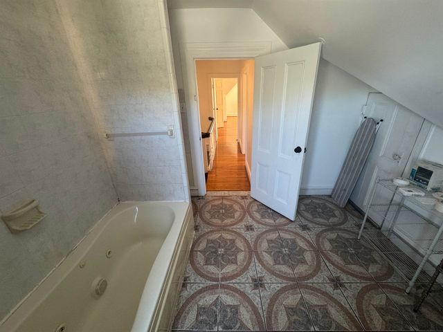 68 DANFORTH AVE, Jc, Greenville, NJ 07304