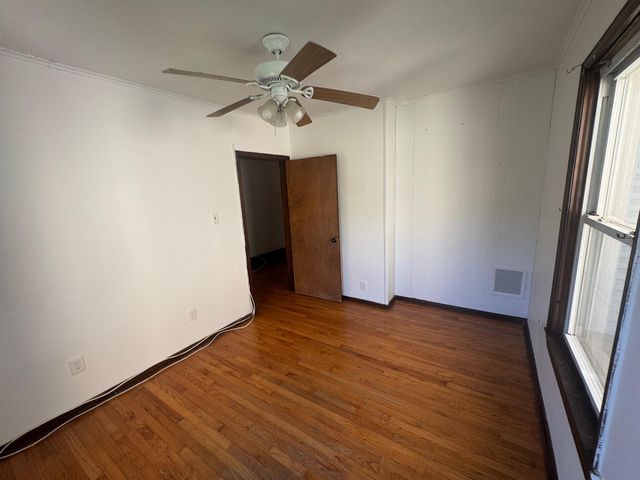 68 DANFORTH AVE, Jc, Greenville, NJ 07304