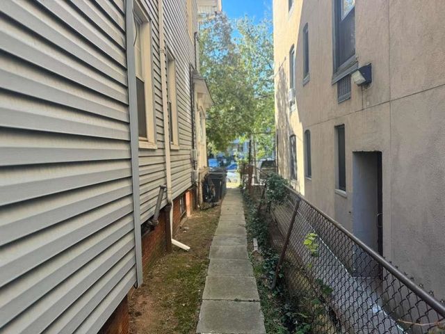 68 DANFORTH AVE, Jc, Greenville, NJ 07304
