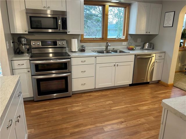 548 W 4th Street, New Richmond, WI 54017