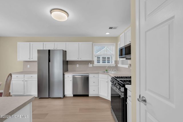 3229 Flagstone Court, Toms River, NJ 08755