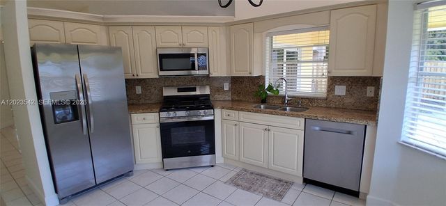 3277 NW 123rd Ave 1, Sunrise, FL 33323