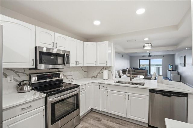 7300 SUN ISLAND DRIVE S 905, South Pasadena, FL 33707