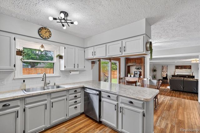 5640 Fowlerville Road, Fowlerville, MI 48836