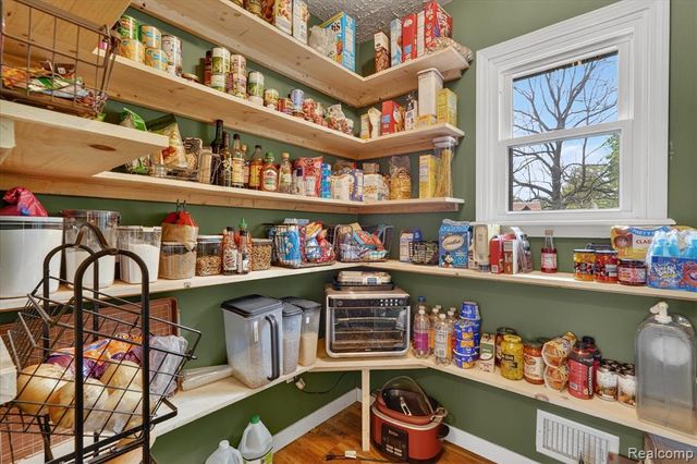 5640 Fowlerville Road, Fowlerville, MI 48836