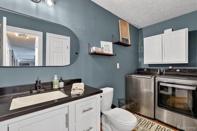5640 Fowlerville Road, Fowlerville, MI 48836