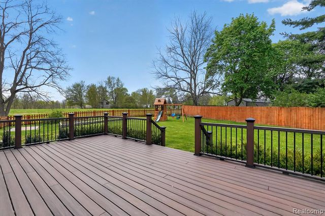 5640 Fowlerville Road, Fowlerville, MI 48836