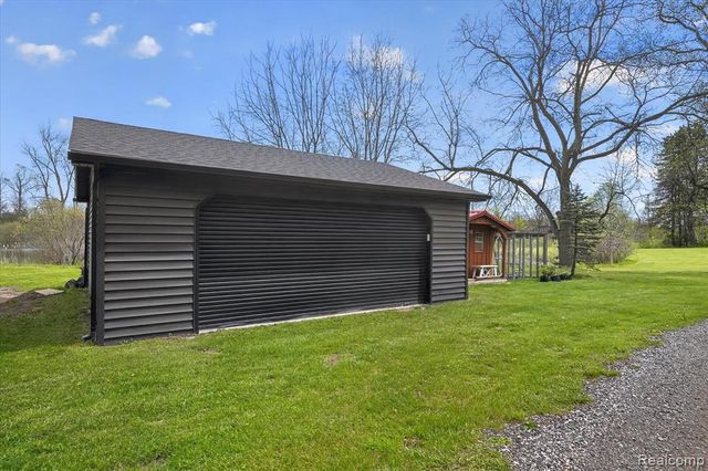 5640 Fowlerville Road, Fowlerville, MI 48836