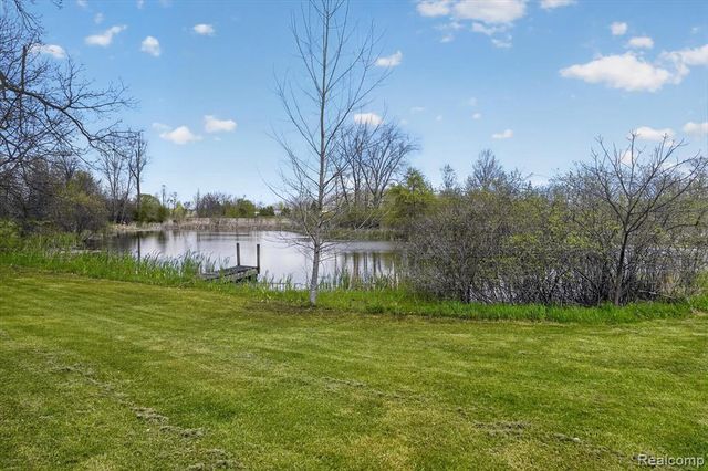 5640 Fowlerville Road, Fowlerville, MI 48836