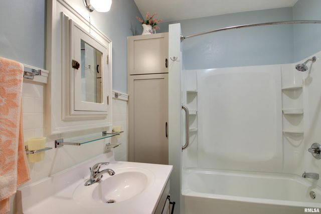 1717 JEFFERSON Street, Quincy, IL 62301