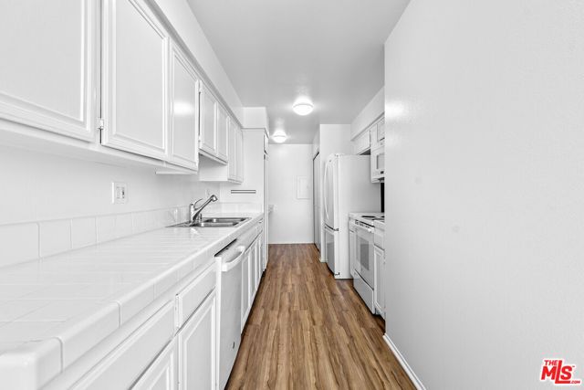 1340 S Beverly Glen Boulevard 313, Los Angeles, CA 90024