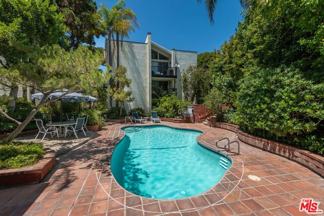 1340 S Beverly Glen Boulevard 313, Los Angeles, CA 90024