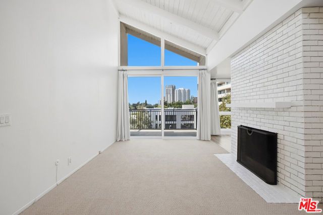 1340 S Beverly Glen Boulevard 313, Los Angeles, CA 90024