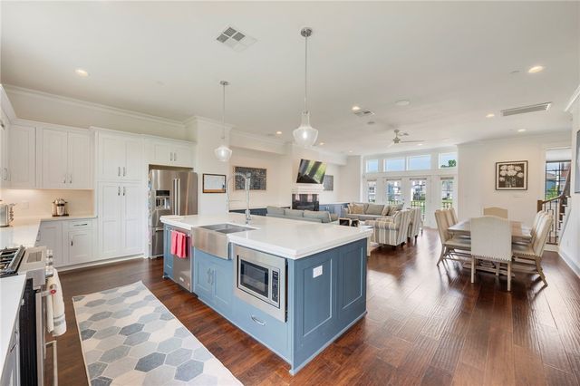 210 Tarrow Street, College Station, TX 77840