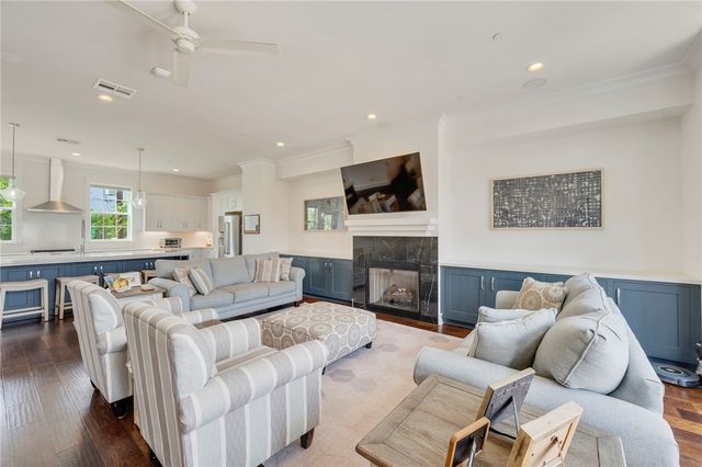 210 Tarrow Street, College Station, TX 77840