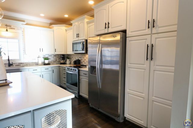 2225 Mt Vernon Ter, Emporia, KS 66801