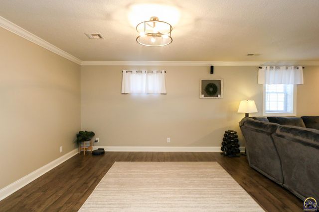 2225 Mt Vernon Ter, Emporia, KS 66801