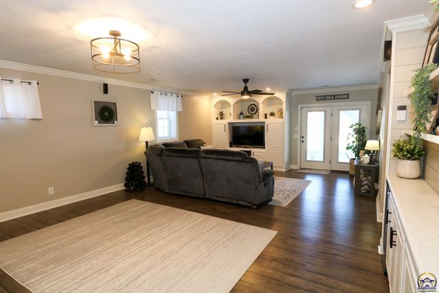 2225 Mt Vernon Ter, Emporia, KS 66801