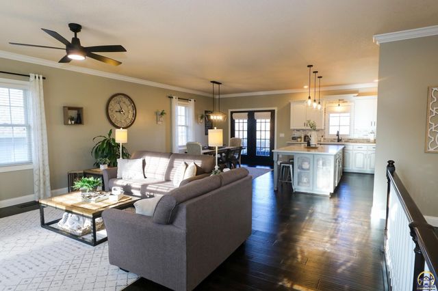 2225 Mt Vernon Ter, Emporia, KS 66801