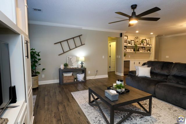 2225 Mt Vernon Ter, Emporia, KS 66801