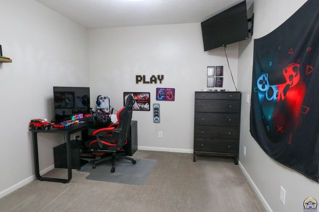 2225 Mt Vernon Ter, Emporia, KS 66801