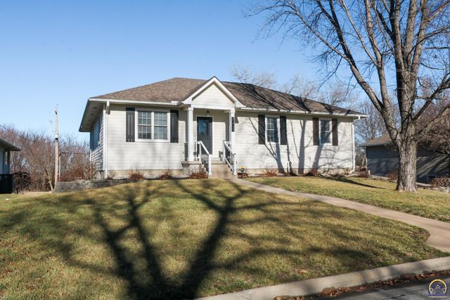 2225 Mt Vernon Ter, Emporia, KS 66801