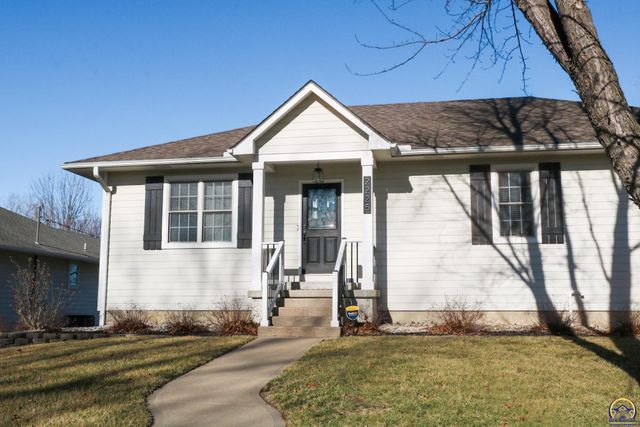 2225 Mt Vernon Ter, Emporia, KS 66801