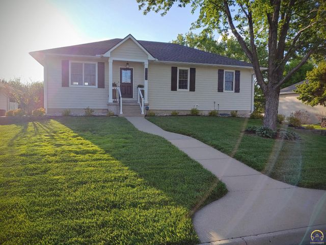 2225 Mt Vernon Ter, Emporia, KS 66801