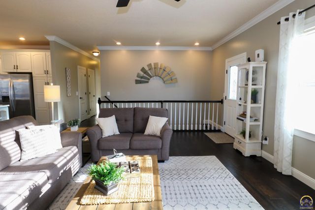 2225 Mt Vernon Ter, Emporia, KS 66801