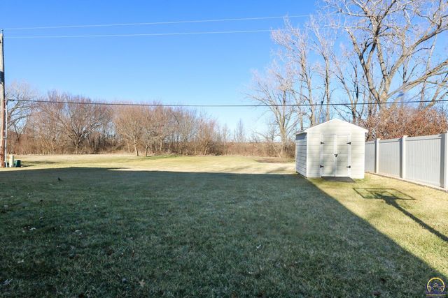 2225 Mt Vernon Ter, Emporia, KS 66801