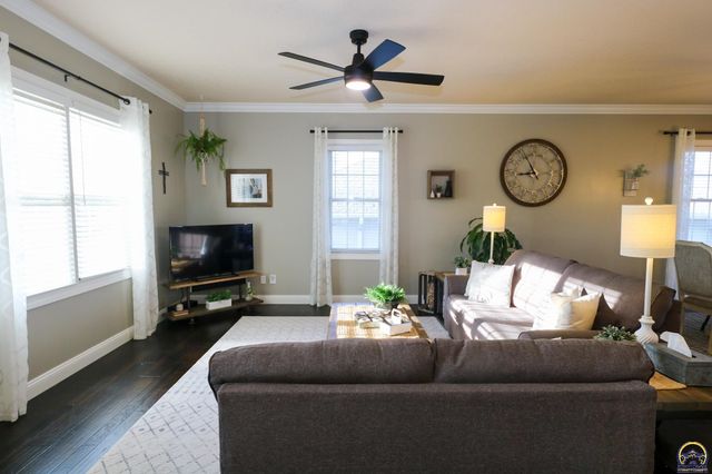 2225 Mt Vernon Ter, Emporia, KS 66801