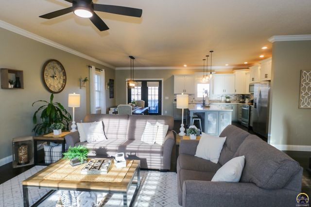 2225 Mt Vernon Ter, Emporia, KS 66801