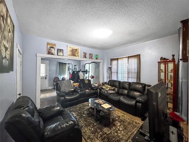 1542 Bellevue Avenue, Eau Claire, WI 54703