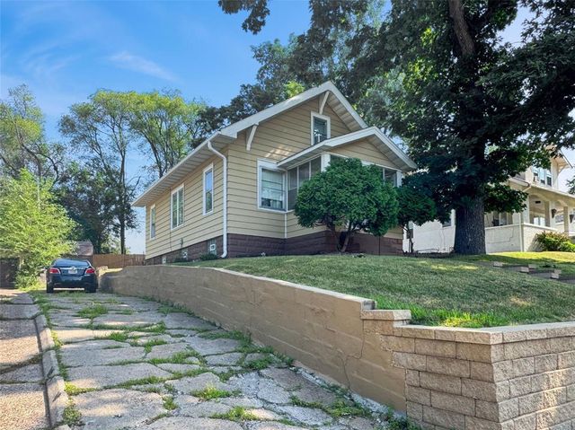 1542 Bellevue Avenue, Eau Claire, WI 54703