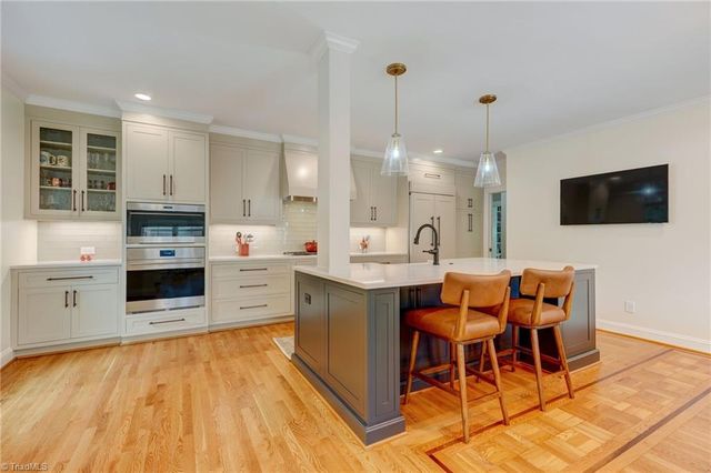 108 Arden Place, Greensboro, NC 27403