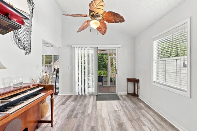 513 6th Ave. S, North Myrtle Beach, SC 29582
