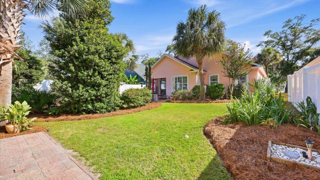 513 6th Ave. S, North Myrtle Beach, SC 29582