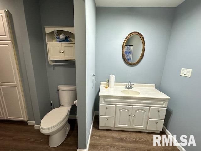 705 N SILVER Street, Taylorville, IL 62568