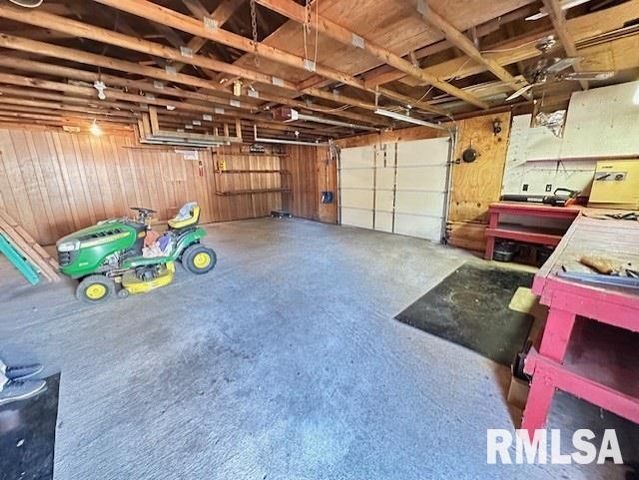 705 N SILVER Street, Taylorville, IL 62568