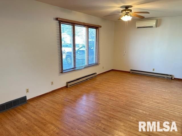 705 N SILVER Street, Taylorville, IL 62568