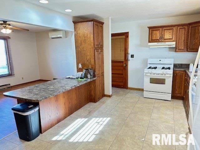 705 N SILVER Street, Taylorville, IL 62568