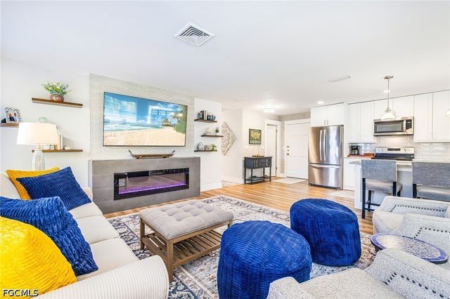 13520 Stratford Place CIR 201, Fort Myers, FL 33919