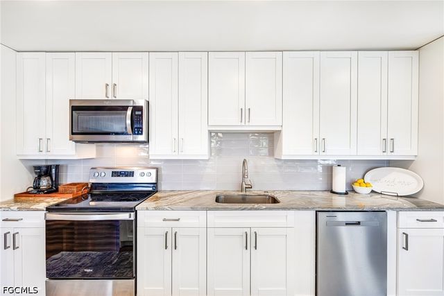 13520 Stratford Place CIR 201, Fort Myers, FL 33919