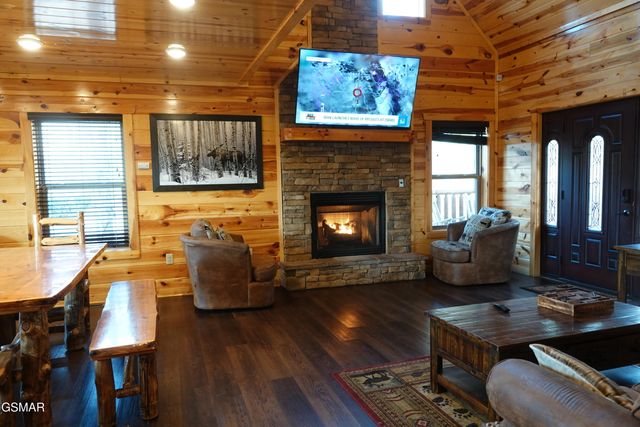 2021 Settlers Ridge Way, Gatlinburg, TN 37738